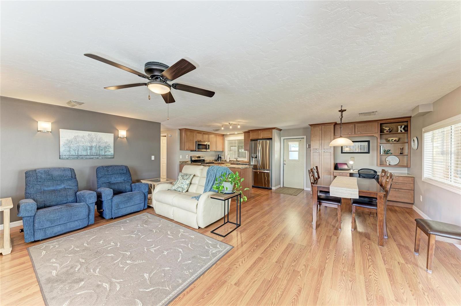 Image 10 of 66 For 5316 53rd Avenue E L1