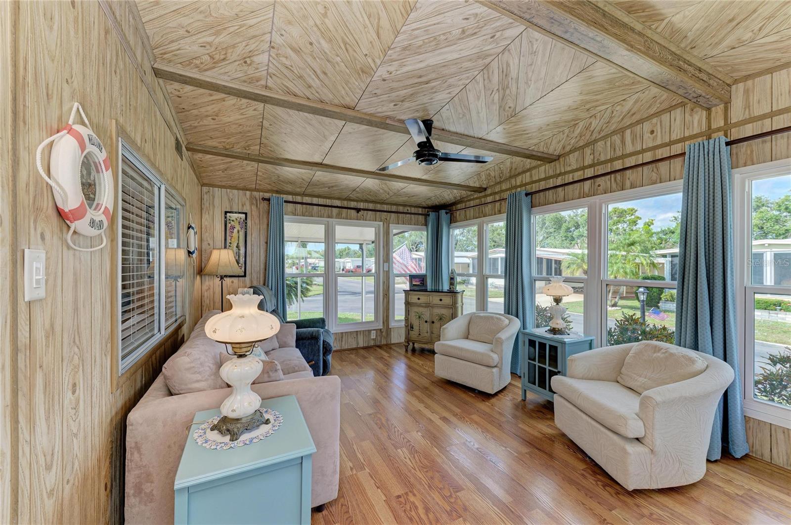 Image 14 of 66 For 5316 53rd Avenue E L1