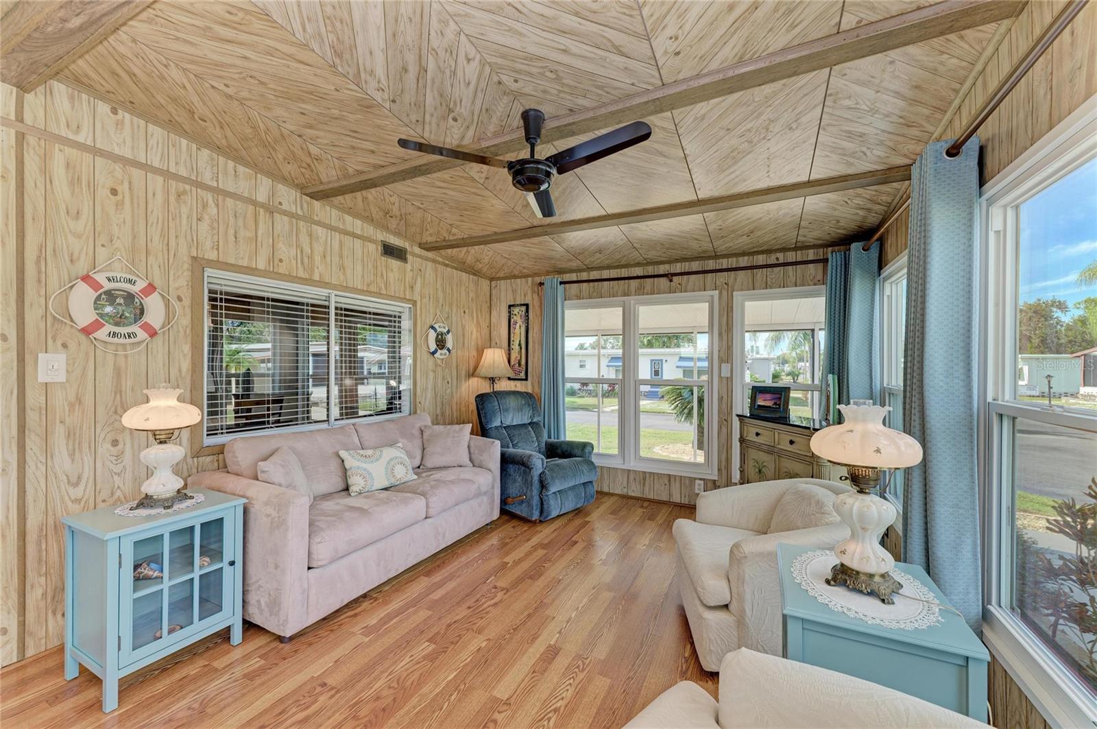 Image 15 of 66 For 5316 53rd Avenue E L1