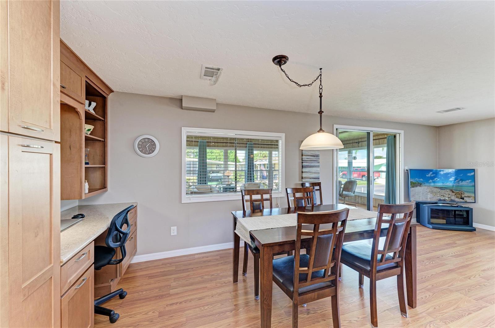 Image 19 of 66 For 5316 53rd Avenue E L1