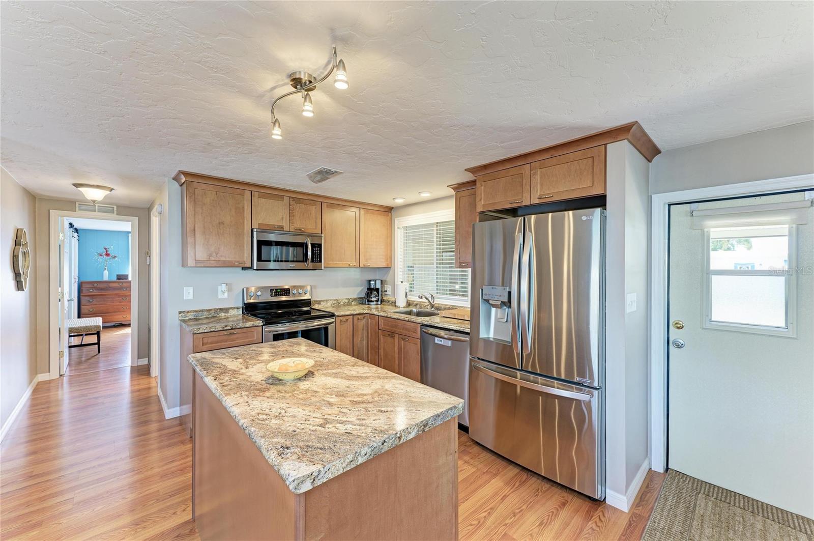 Image 21 of 66 For 5316 53rd Avenue E L1