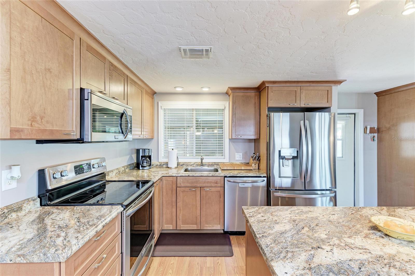 Image 22 of 66 For 5316 53rd Avenue E L1