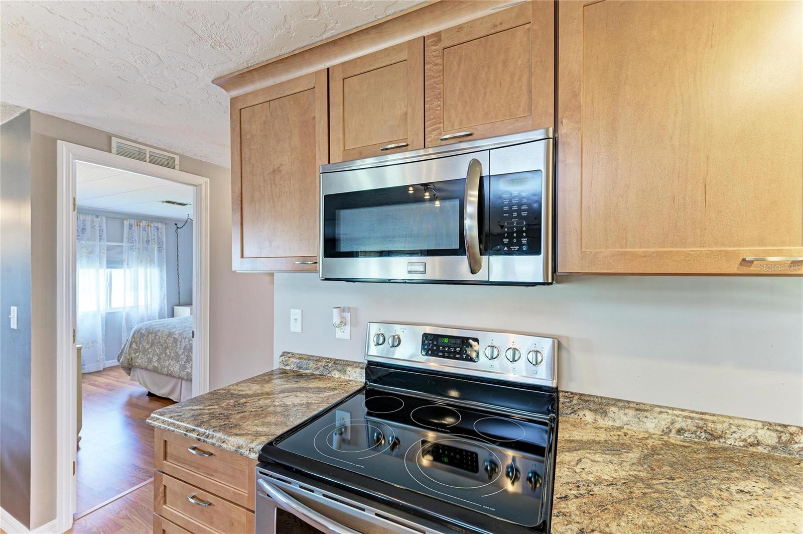 Image 23 of 66 For 5316 53rd Avenue E L1