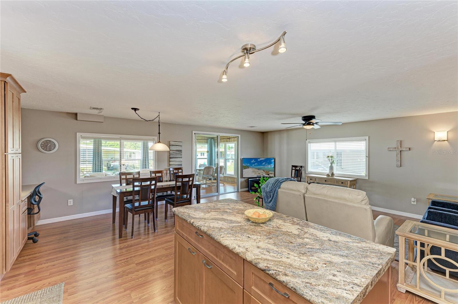 Image 24 of 66 For 5316 53rd Avenue E L1