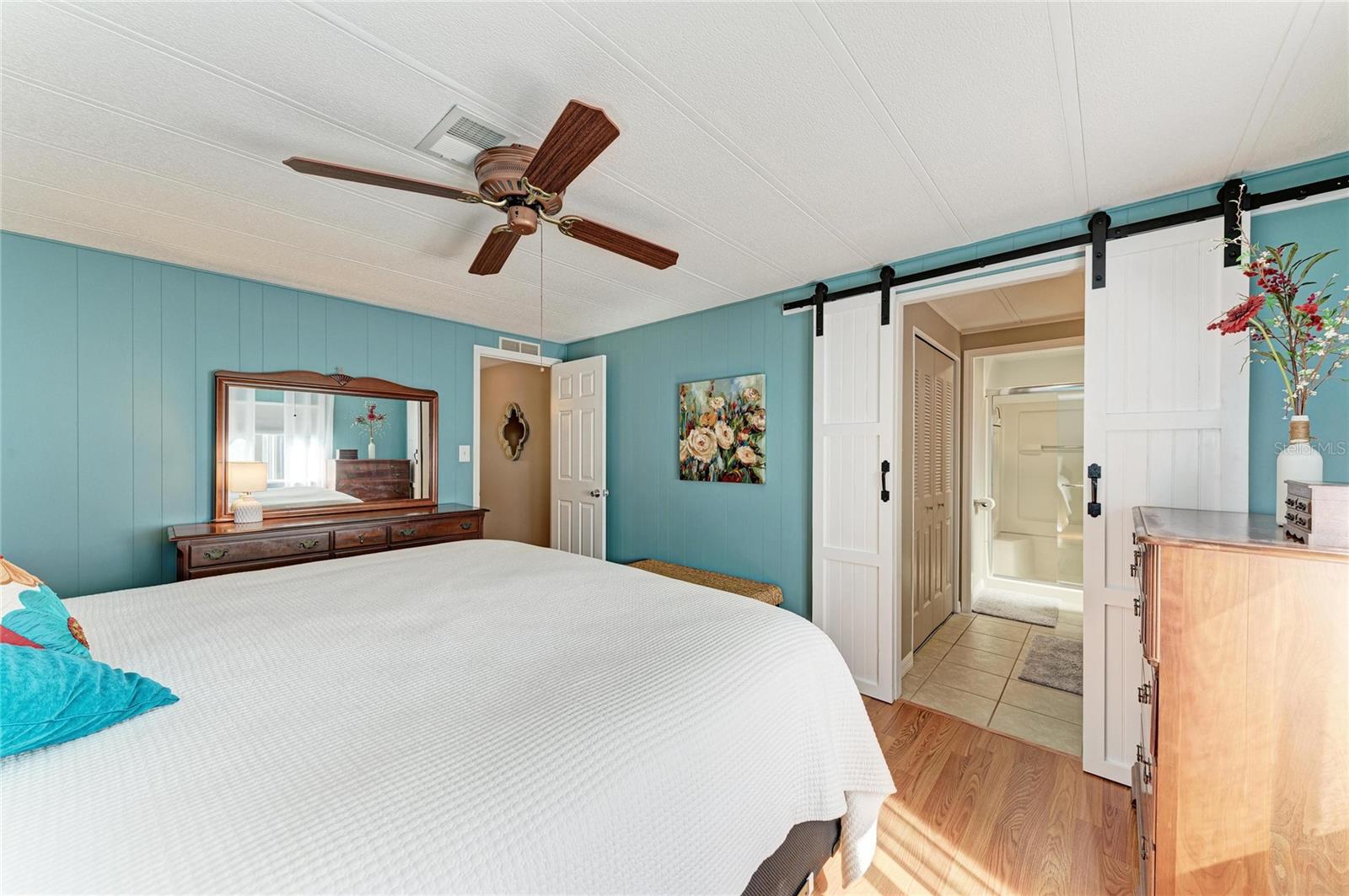 Image 27 of 66 For 5316 53rd Avenue E L1