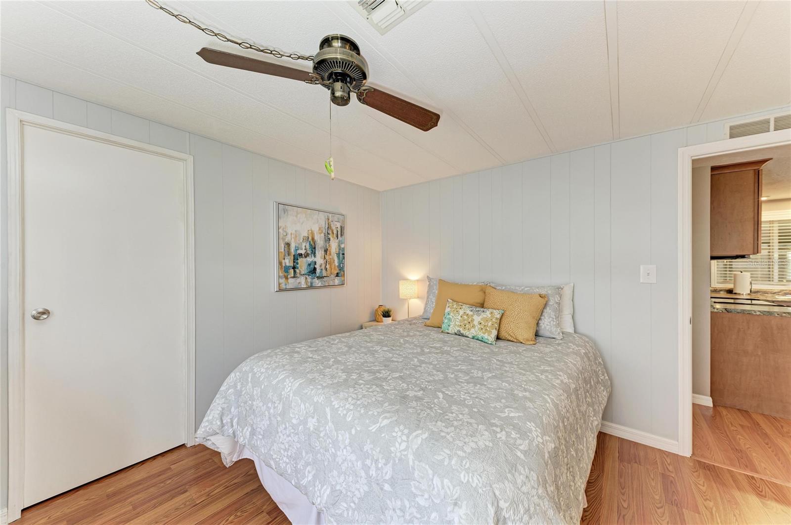 Image 32 of 66 For 5316 53rd Avenue E L1