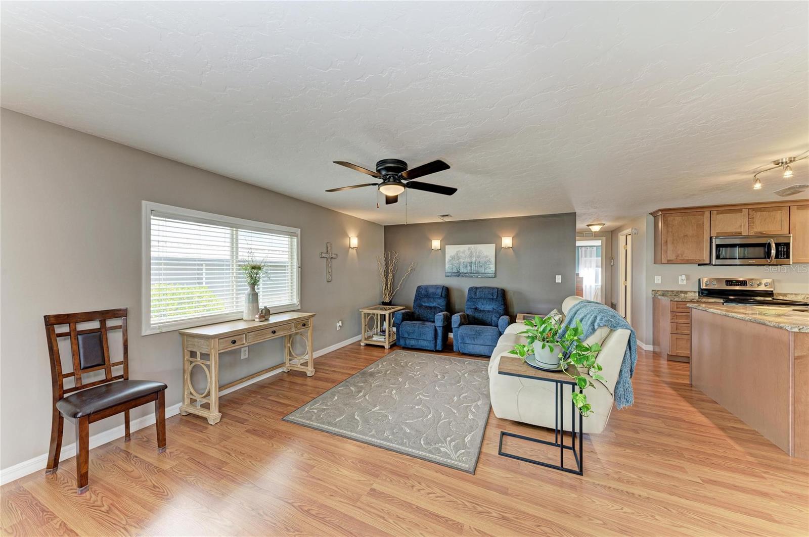 Image 9 of 66 For 5316 53rd Avenue E L1