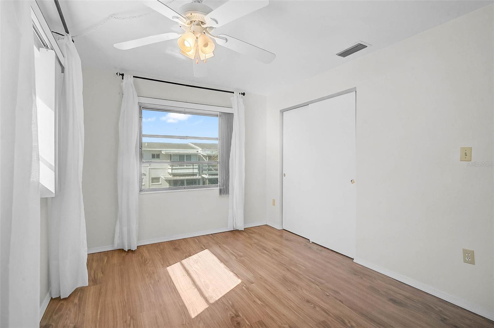 Image 18 of 29 For 5940 Easy Street K31