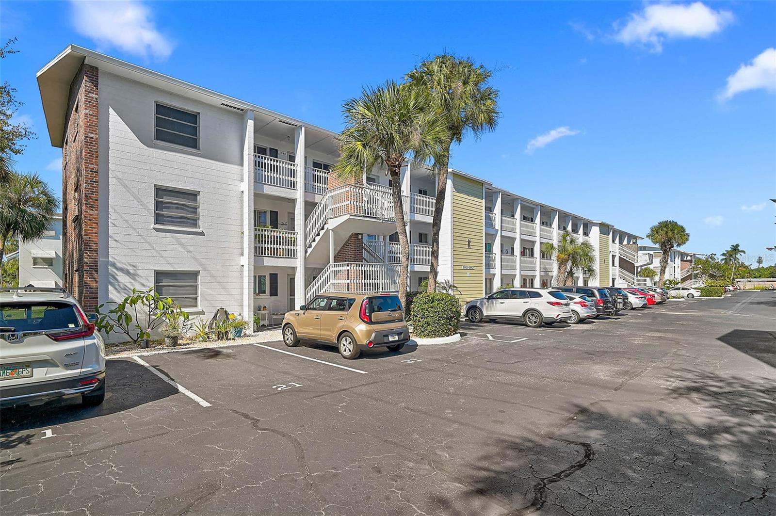 Image 2 of 29 For 5940 Easy Street K31