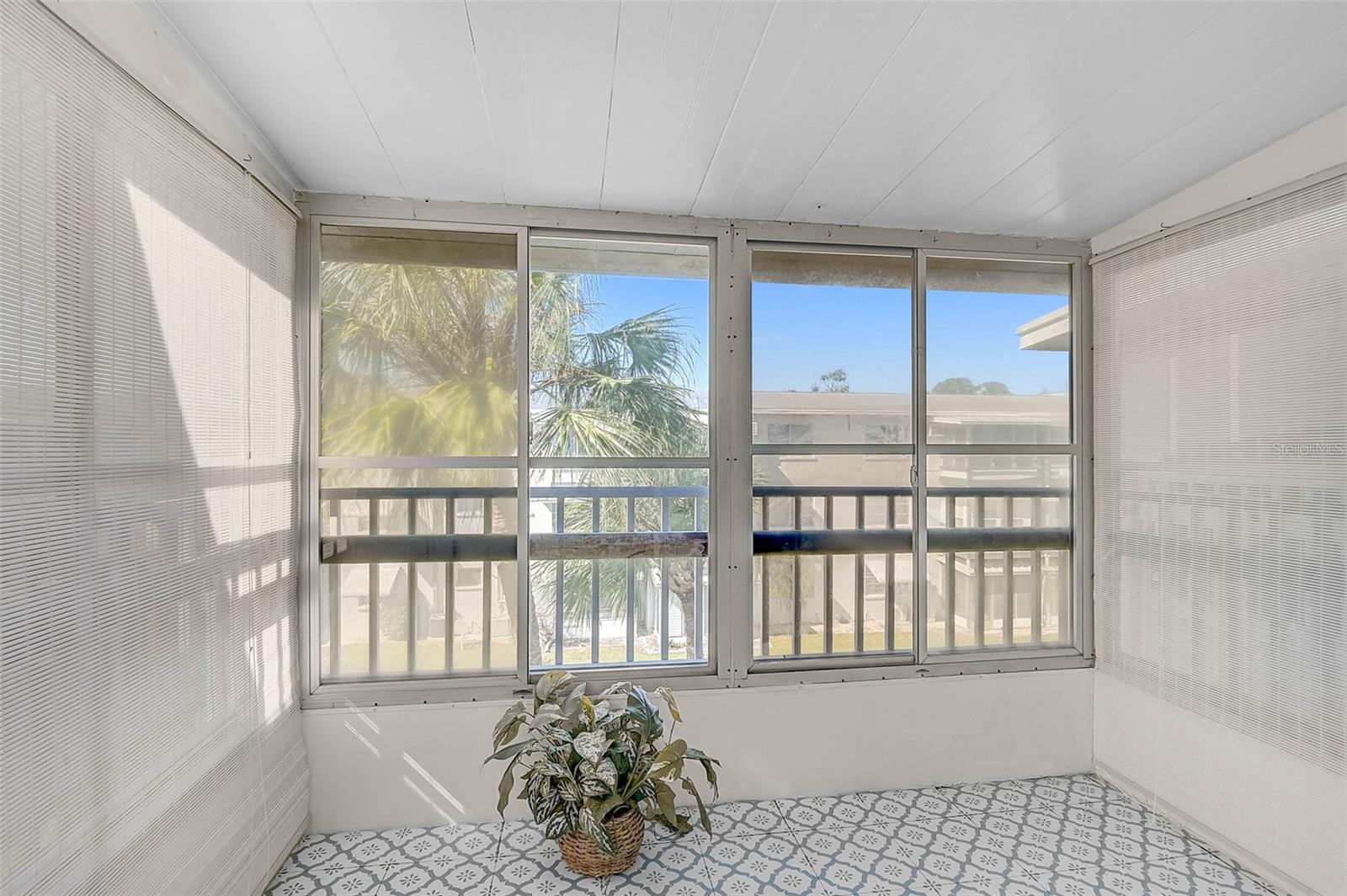 Image 20 of 29 For 5940 Easy Street K31