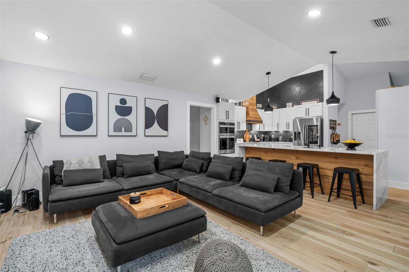 Image 14 of 49 For 4252 Boswell Place