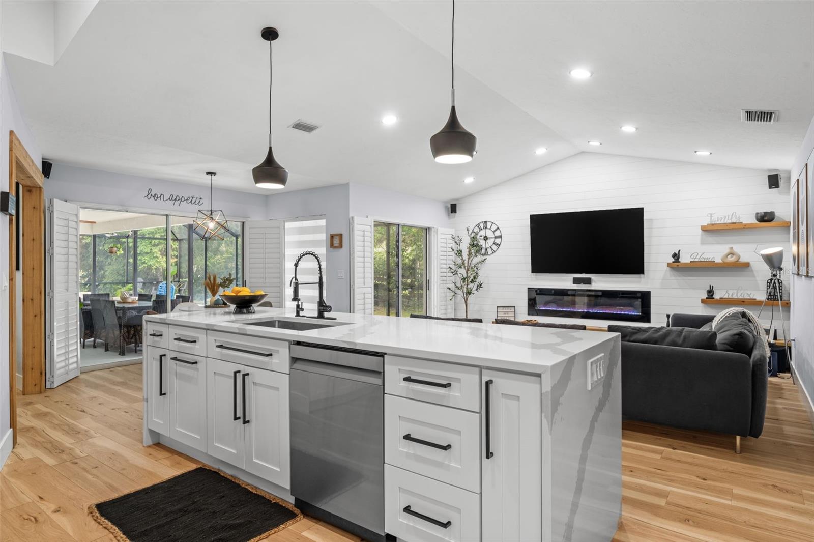 Image 18 of 49 For 4252 Boswell Place