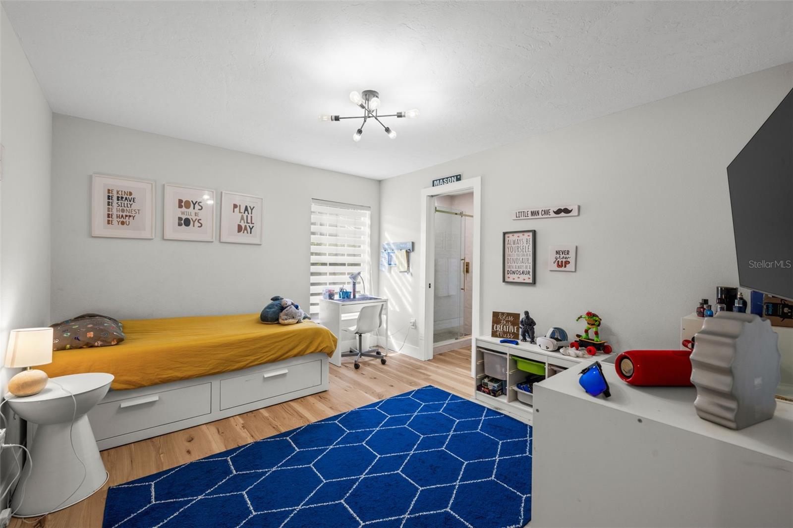 Image 33 of 49 For 4252 Boswell Place