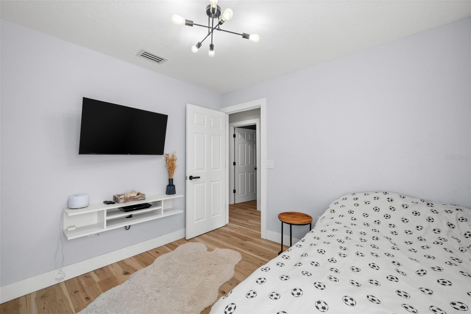 Image 37 of 49 For 4252 Boswell Place