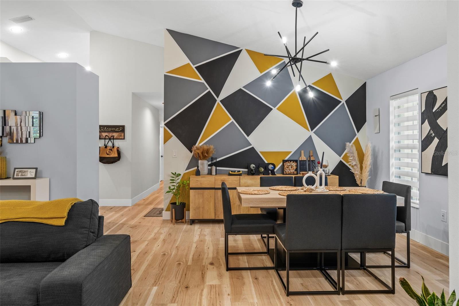 Image 6 of 49 For 4252 Boswell Place