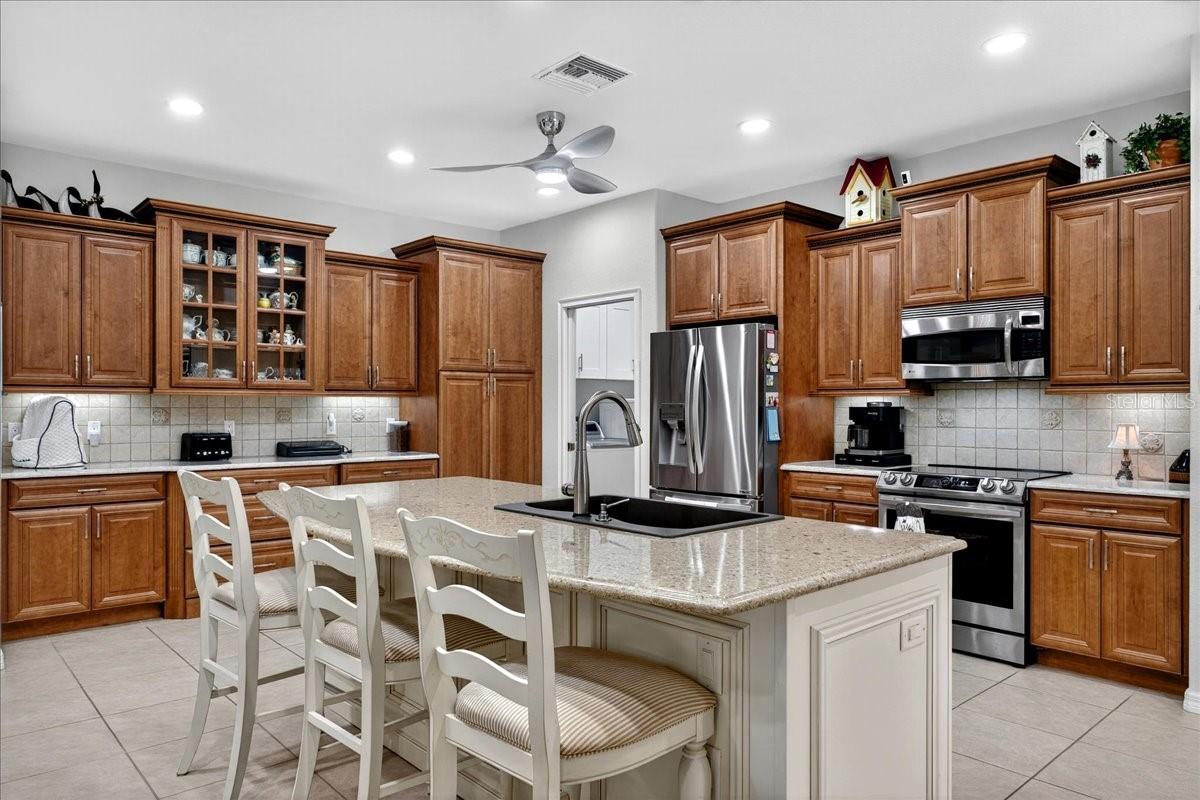 Image 14 of 65 For 360 Motorcoach Drive S