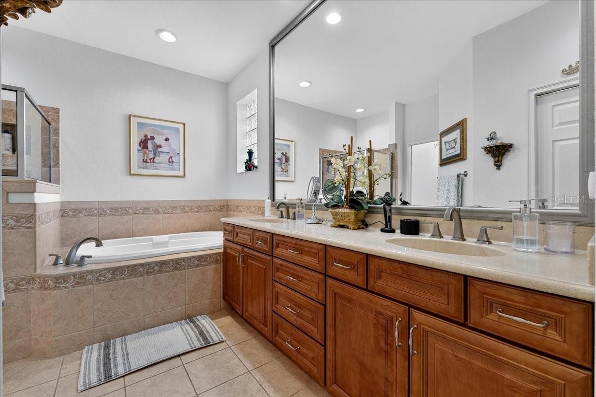 Image 22 of 65 For 360 Motorcoach Drive S