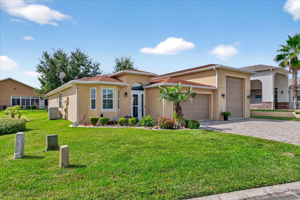 Image 3 of 65 For 360 Motorcoach Drive S