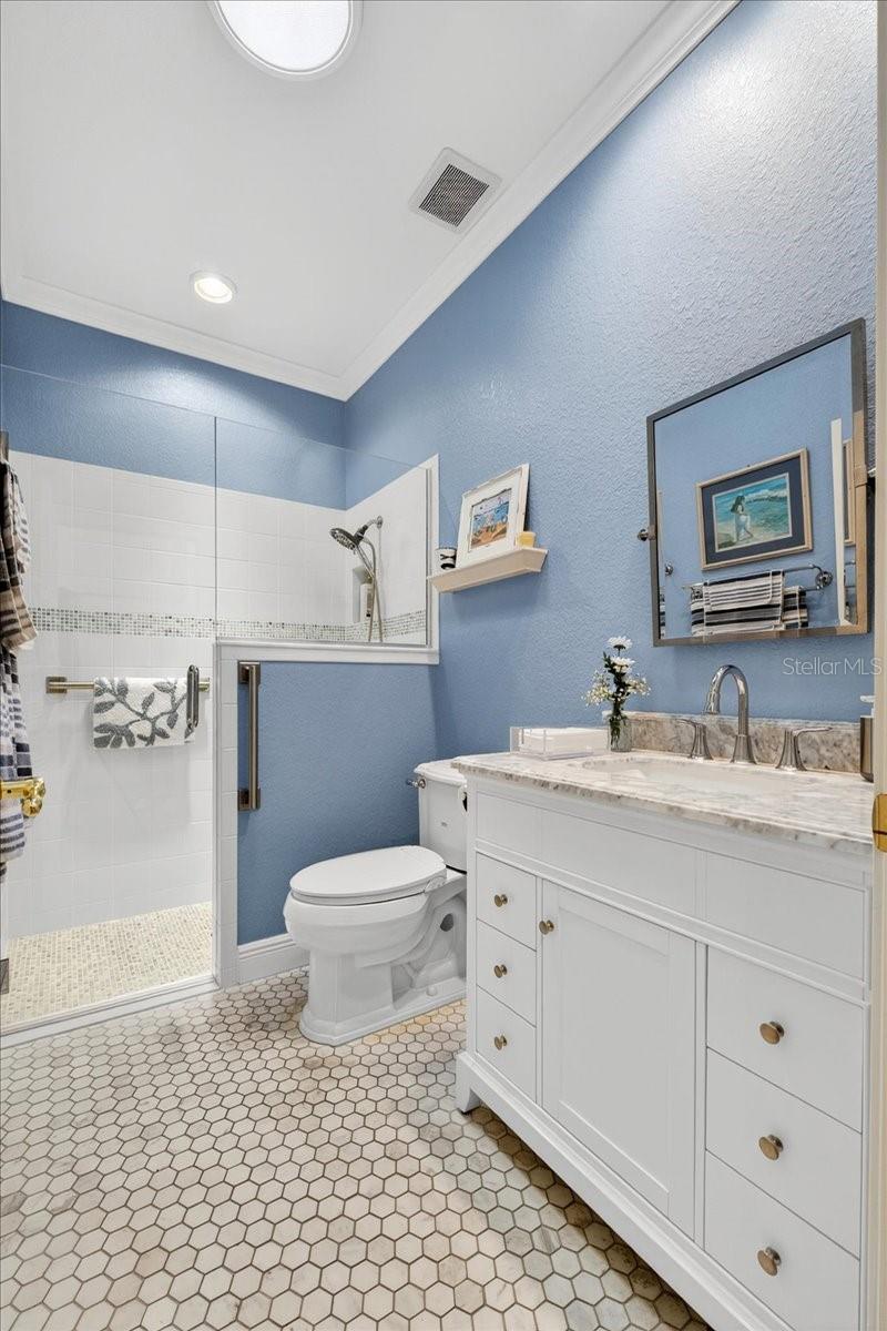 Image 30 of 65 For 360 Motorcoach Drive S