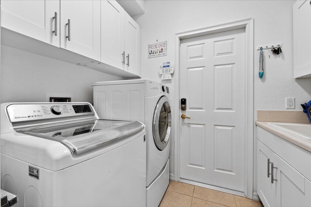 Image 35 of 65 For 360 Motorcoach Drive S