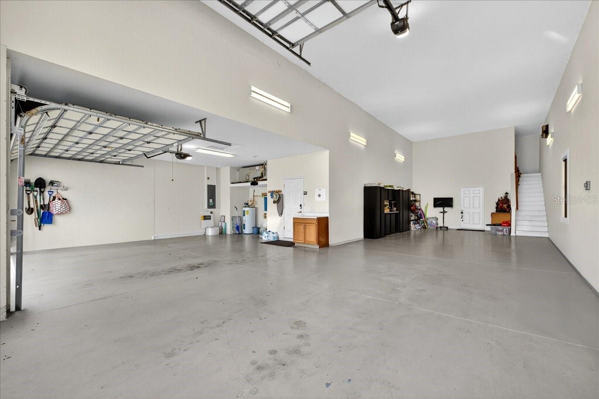 Image 38 of 65 For 360 Motorcoach Drive S