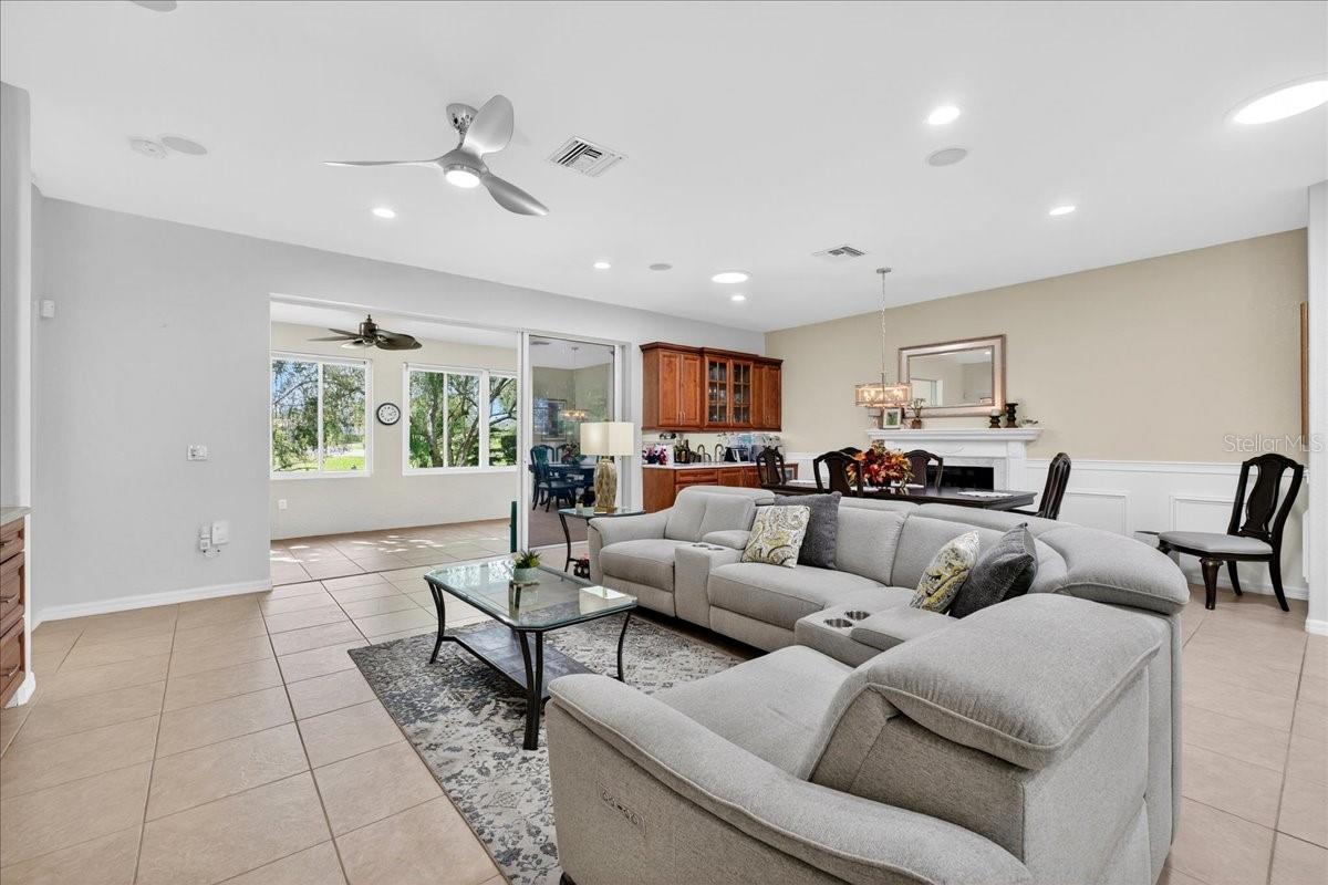 Image 9 of 65 For 360 Motorcoach Drive S