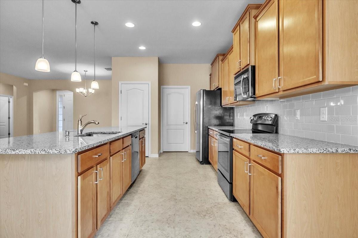 Image 12 of 64 For 2830 Oriole Drive