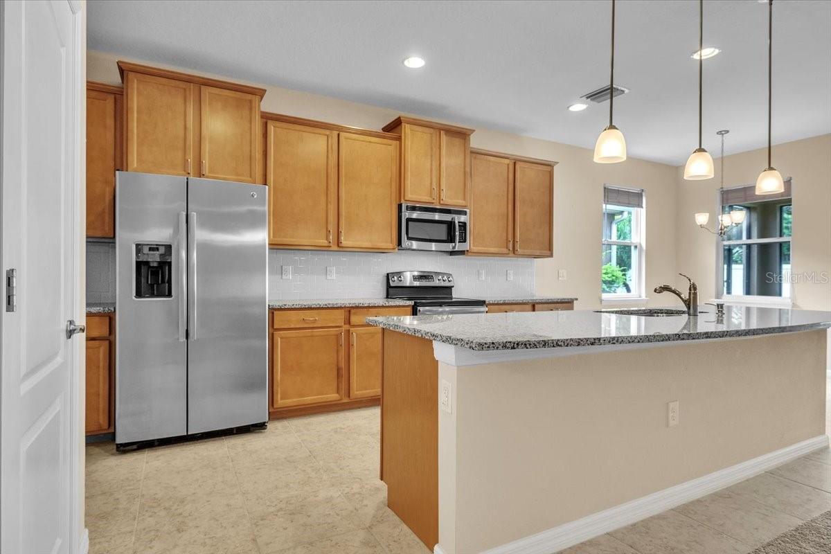 Image 14 of 64 For 2830 Oriole Drive