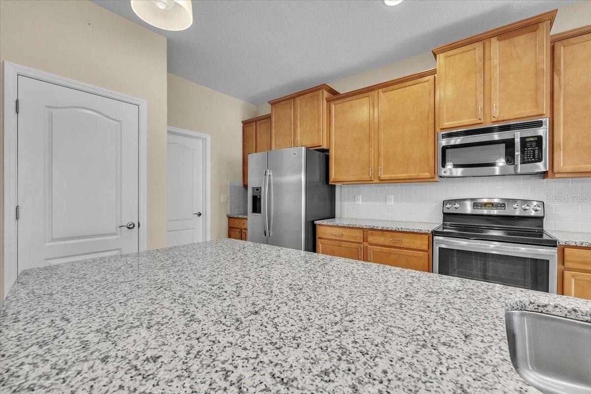 Image 17 of 64 For 2830 Oriole Drive