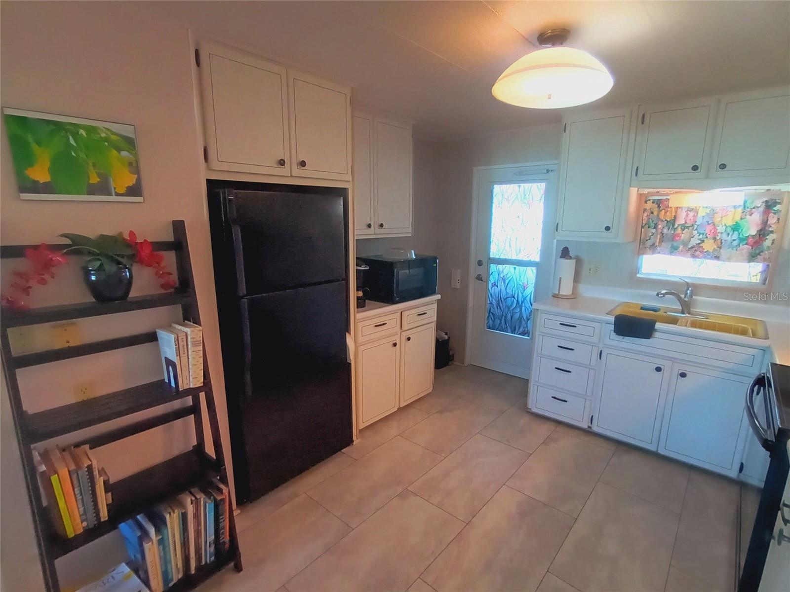 Image 13 of 82 For 5305 Kenwood Avenue