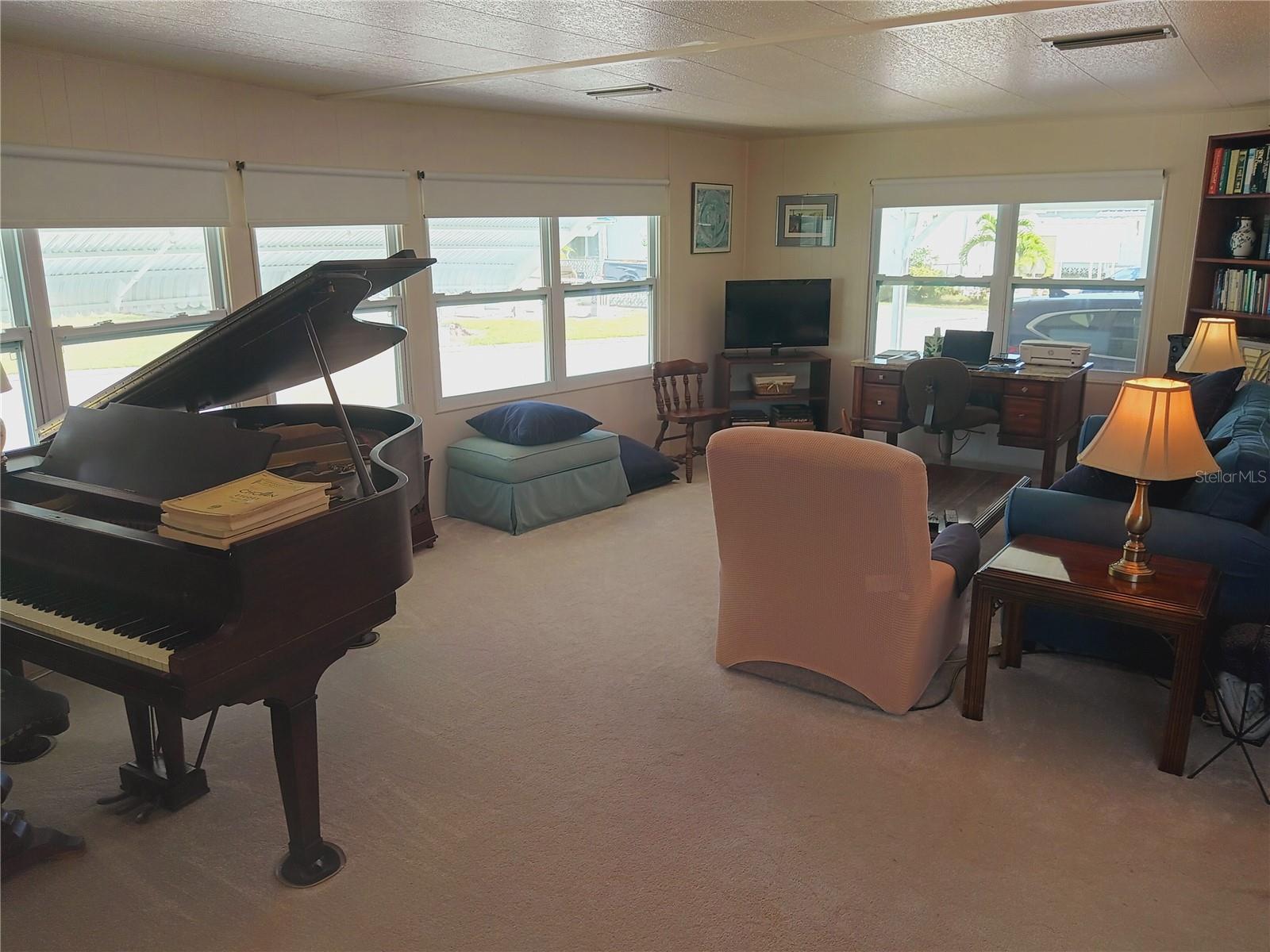 Image 20 of 82 For 5305 Kenwood Avenue