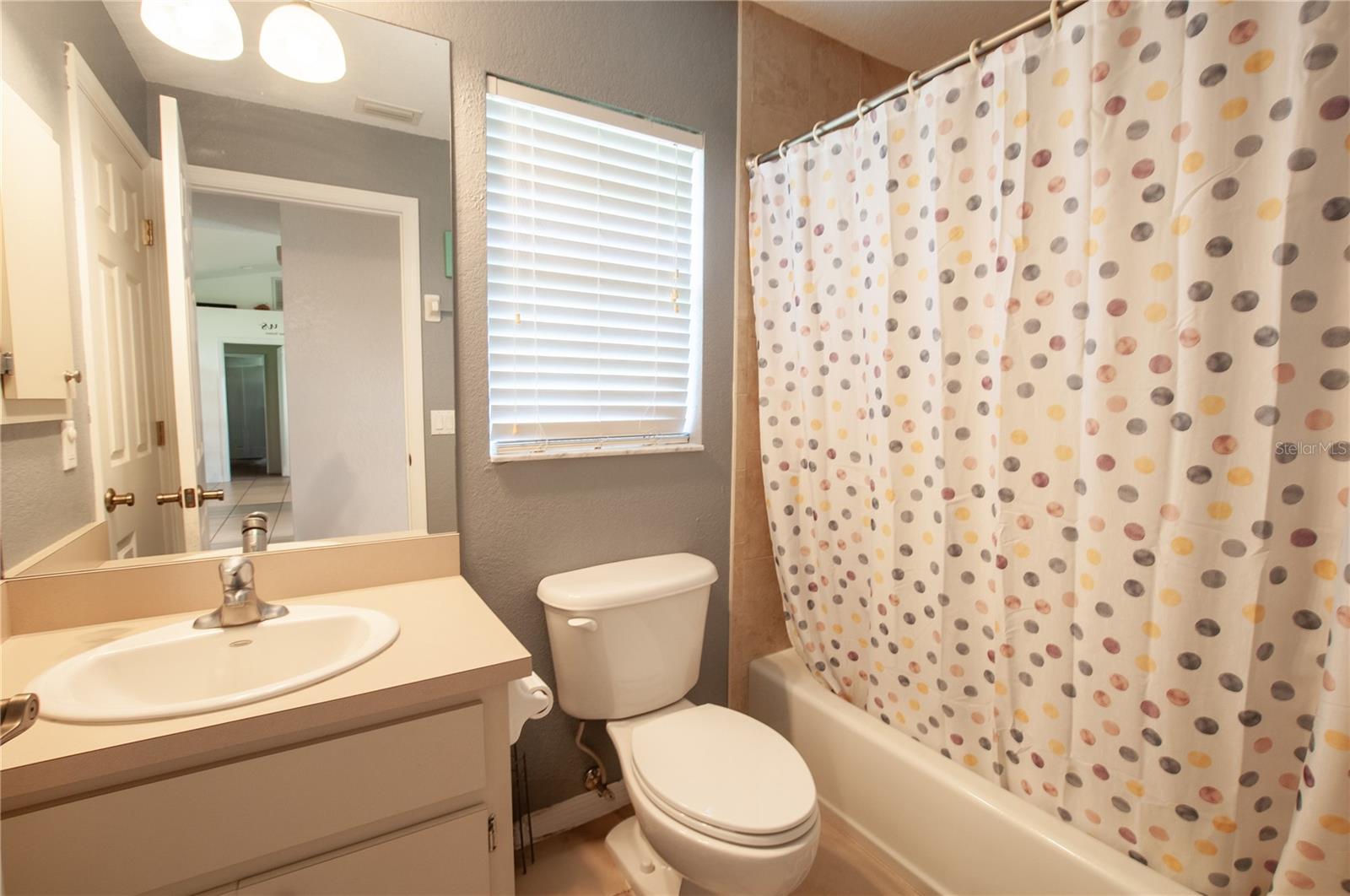 Listing photo id 11 for 2100 Diamond K Street