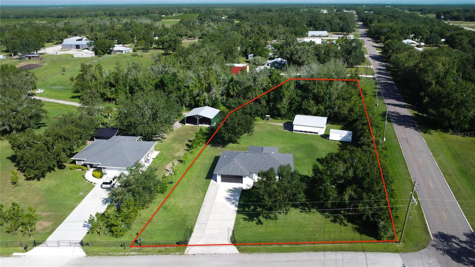 Listing photo id 14 for 2100 Diamond K Street