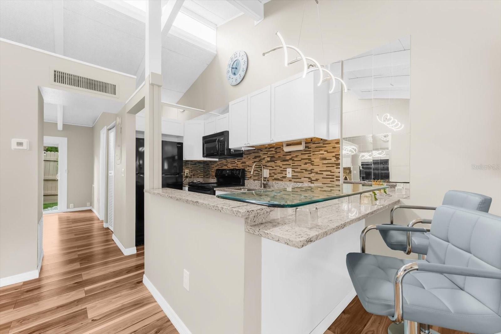 Image 3 of 52 For 500 Jefferson Avenue A3