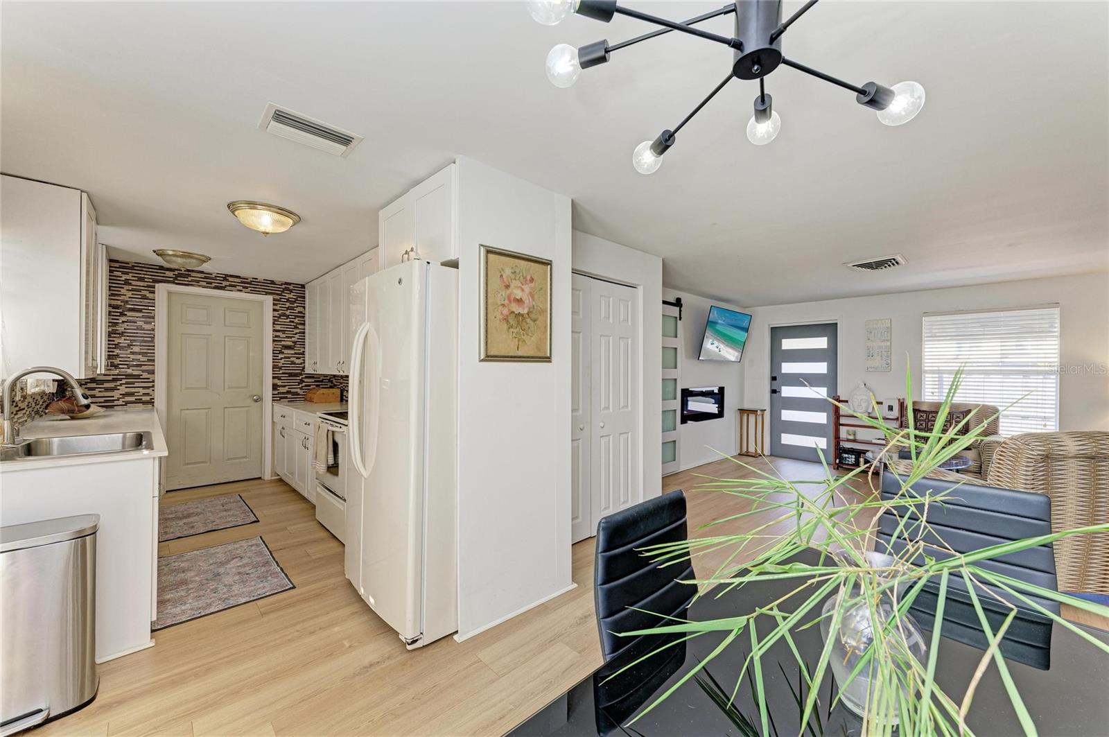 Image 19 of 46 For 3716 Fruitville Road