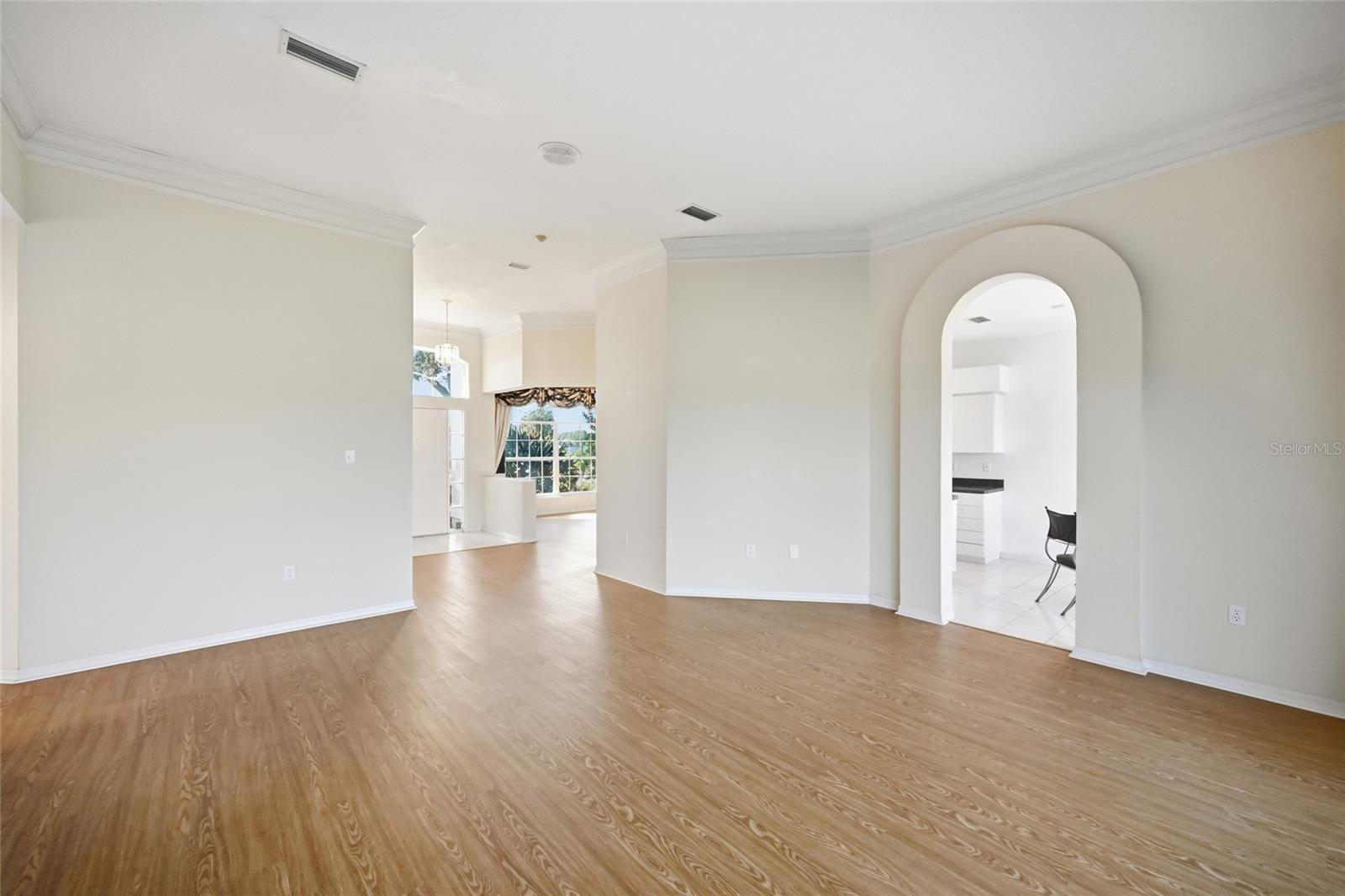 Image 17 of 57 For 5489 Downham Meadows