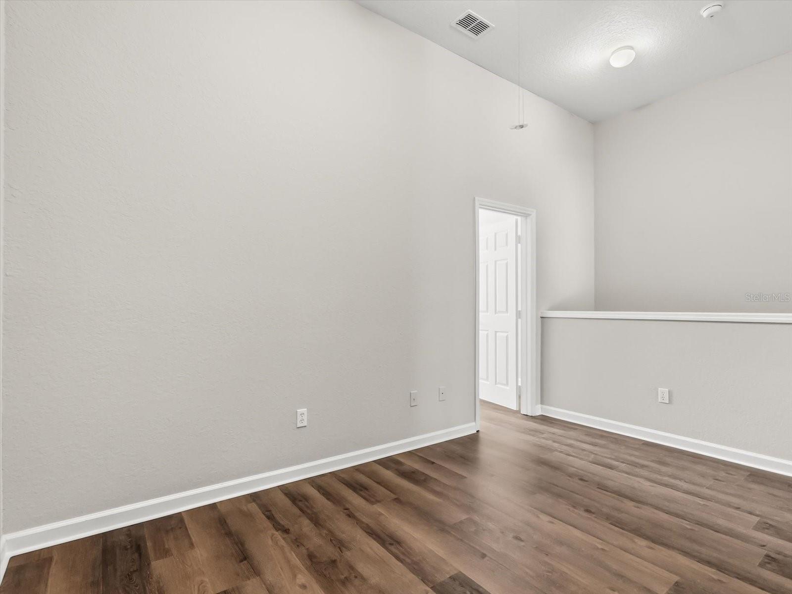 Image 18 of 31 For 1131 Washburn Court