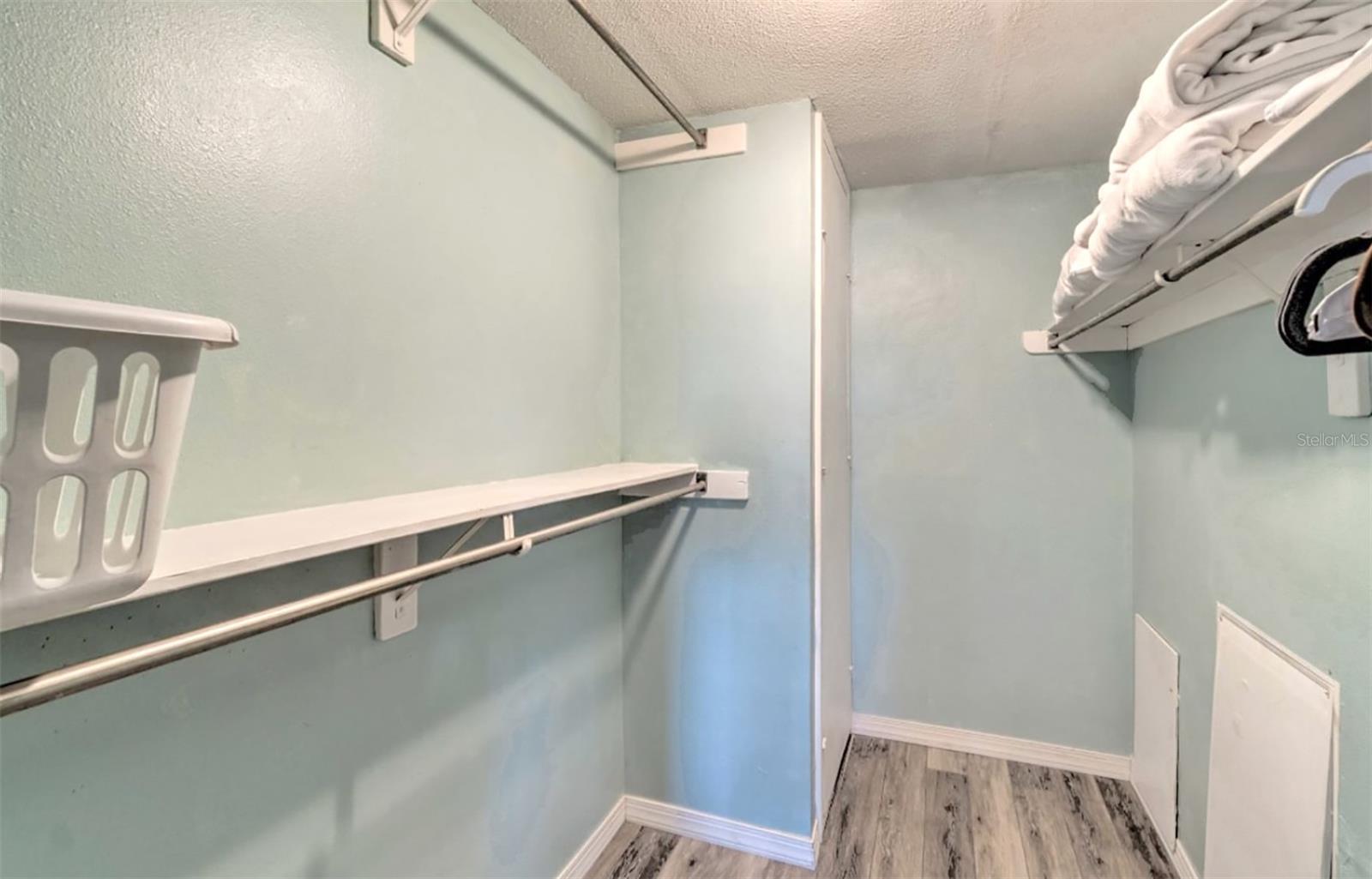 Image 11 of 36 For 777 Beach Road 1e