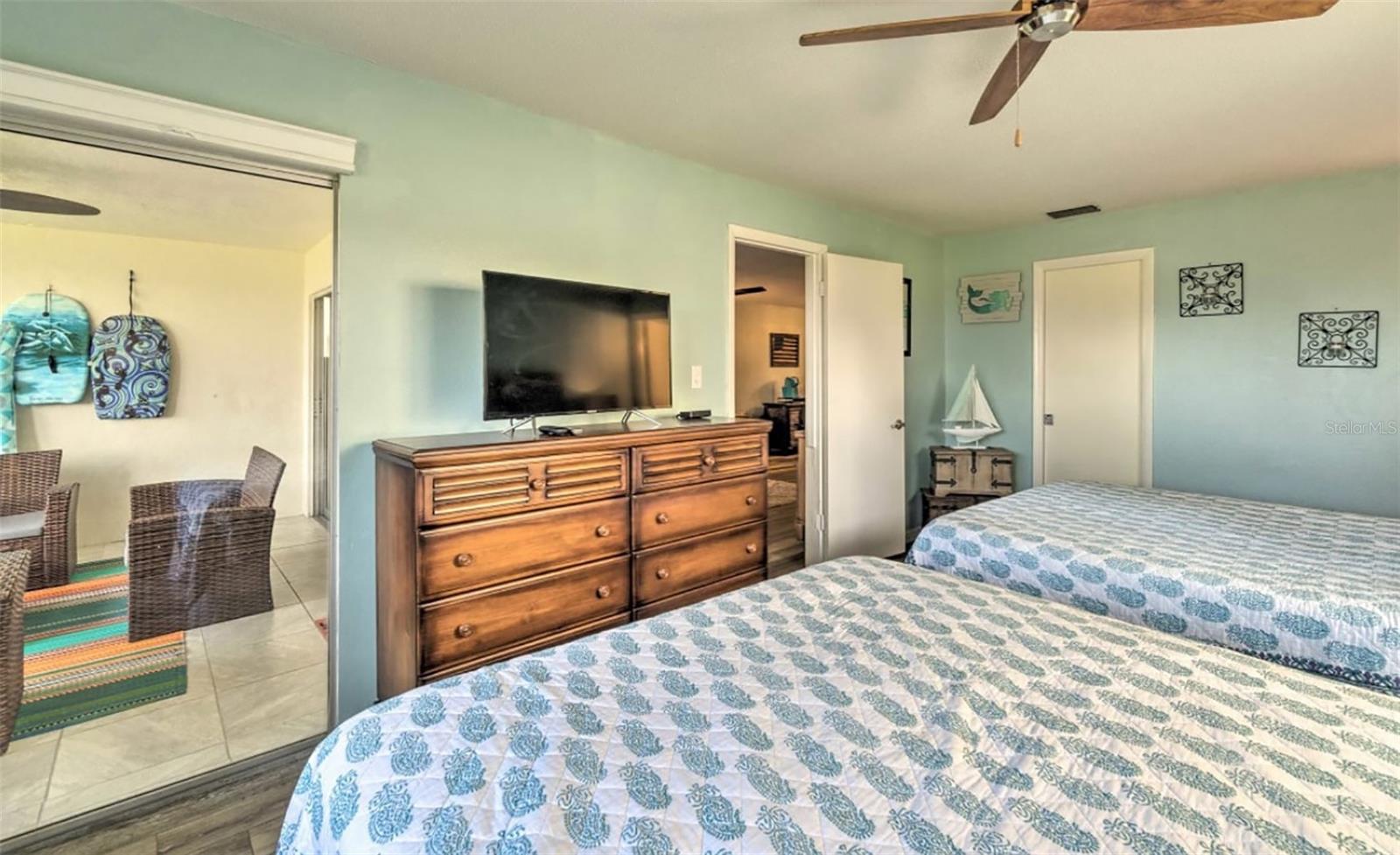 Image 12 of 36 For 777 Beach Road 1e