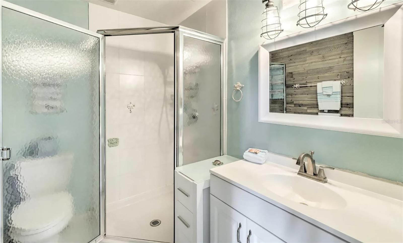 Image 16 of 36 For 777 Beach Road 1e