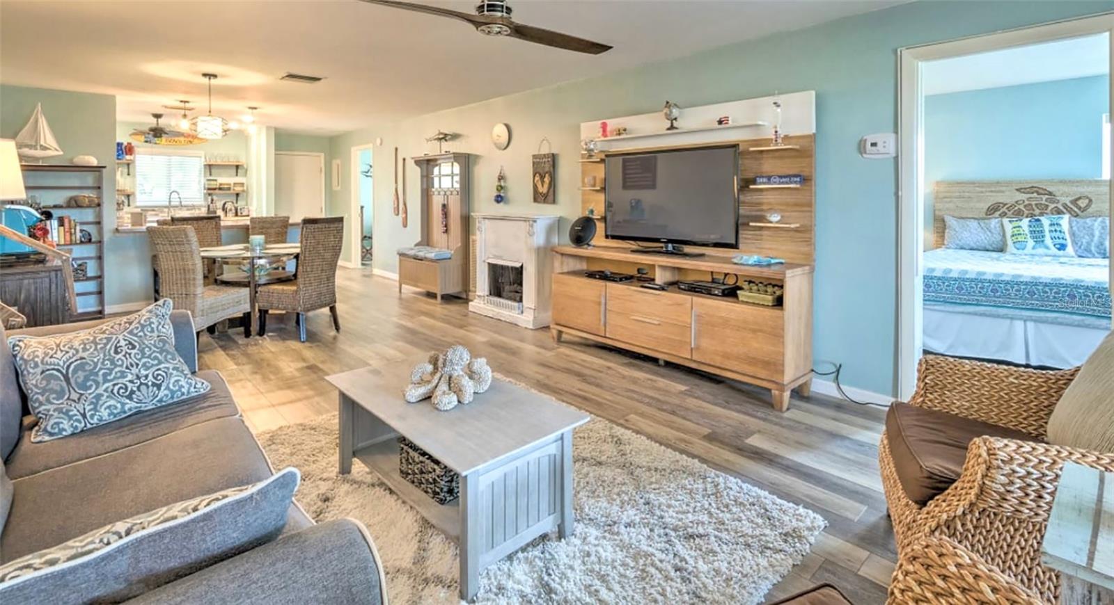 Image 3 of 36 For 777 Beach Road 1e