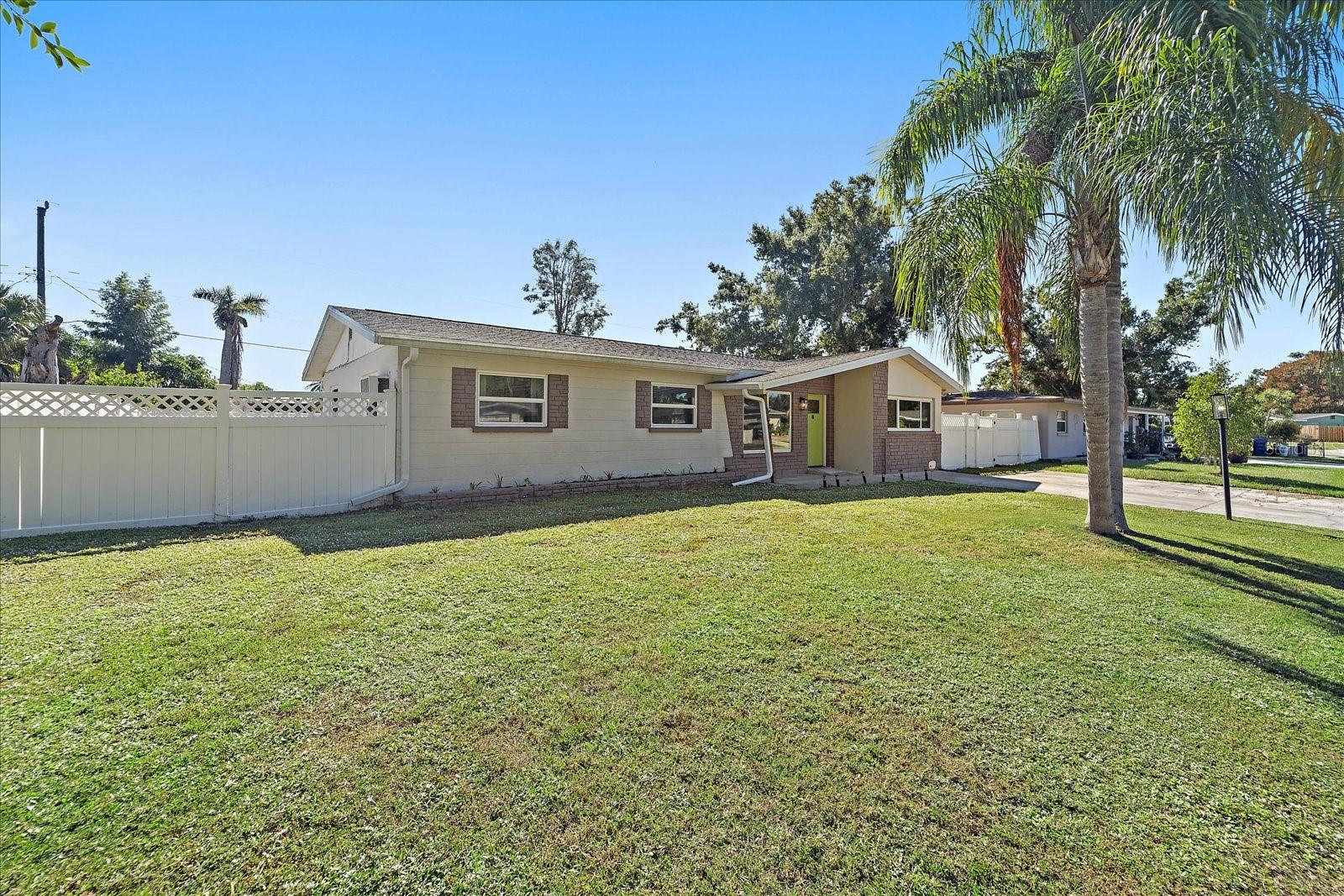Listing photo id 0 for 3647 Bali Drive