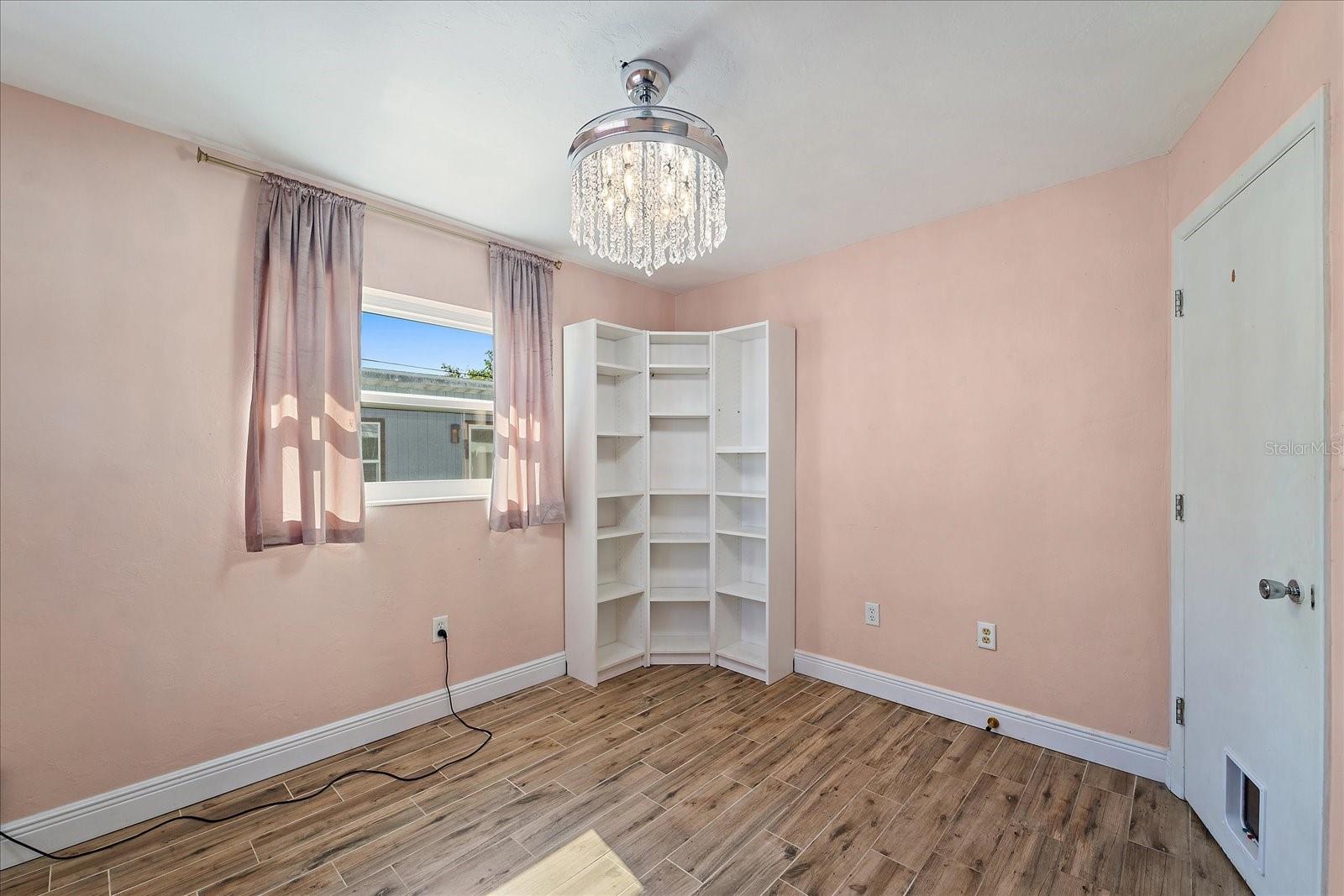 Listing photo id 18 for 3647 Bali Drive