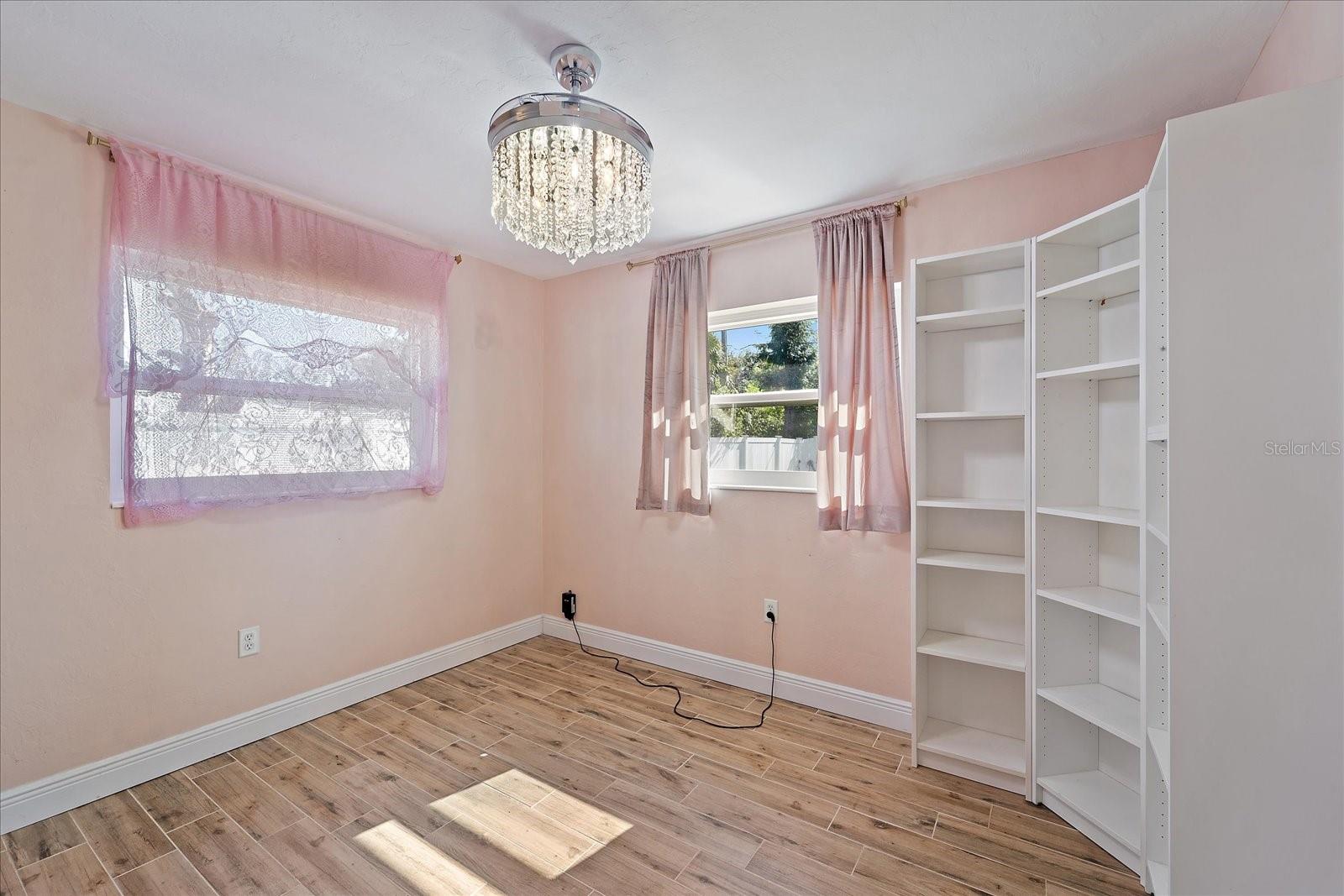 Listing photo id 19 for 3647 Bali Drive