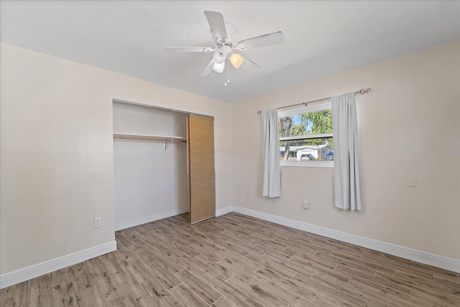 Listing photo id 22 for 3647 Bali Drive