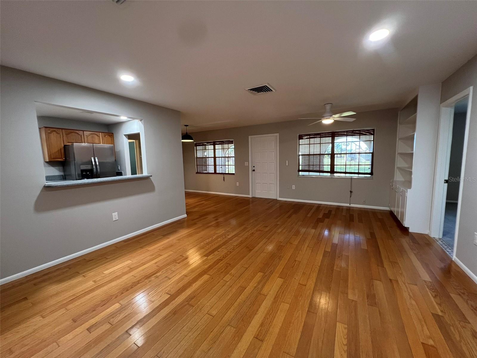 Image 7 of 21 For 417 Courbet Drive 417