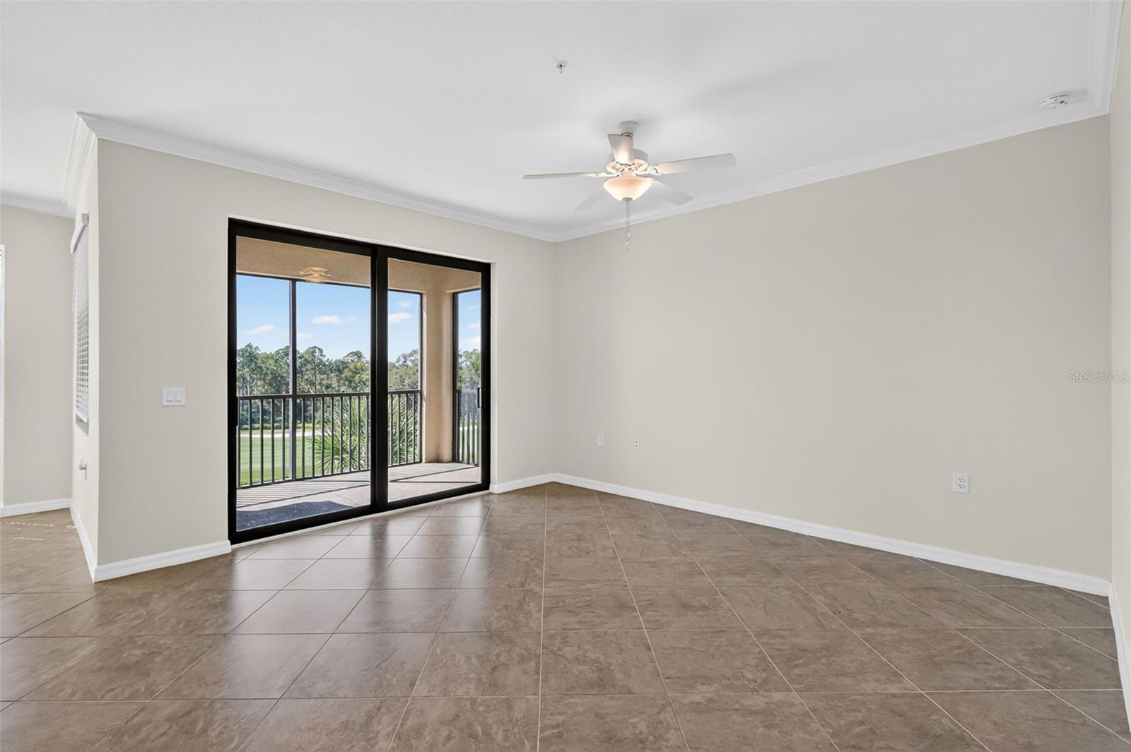 Image 10 of 48 For 17520 Gawthrop Drive 405