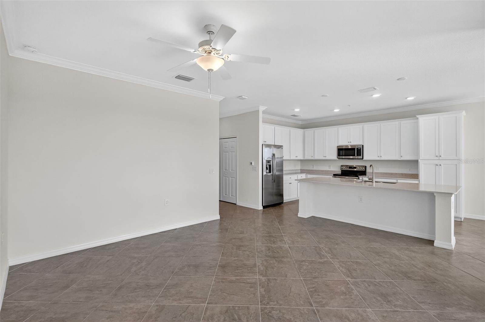 Image 12 of 48 For 17520 Gawthrop Drive 405