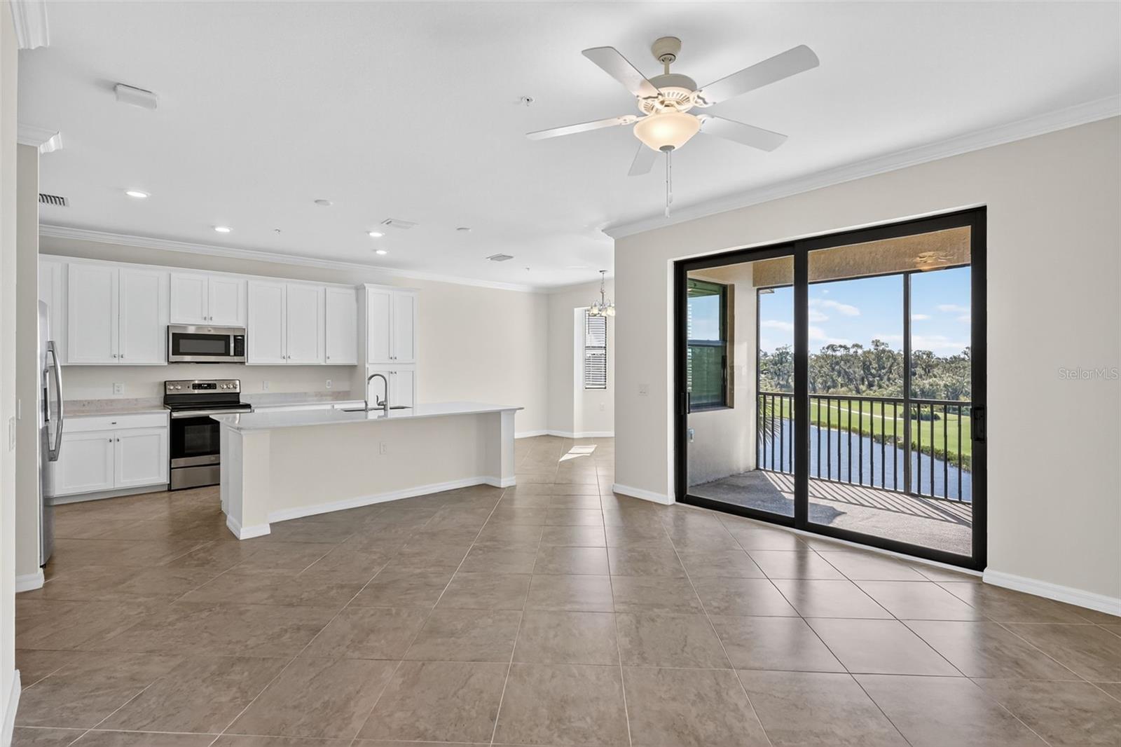 Image 13 of 48 For 17520 Gawthrop Drive 405