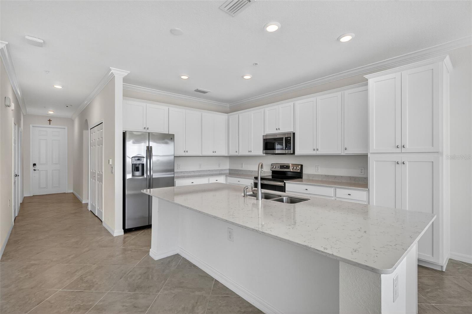 Image 16 of 48 For 17520 Gawthrop Drive 405